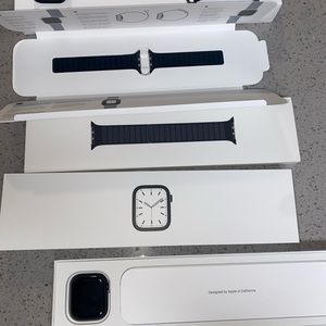 Apple Watch Green Aluminum Case 41mm Series 7 Midnight Leather Link
